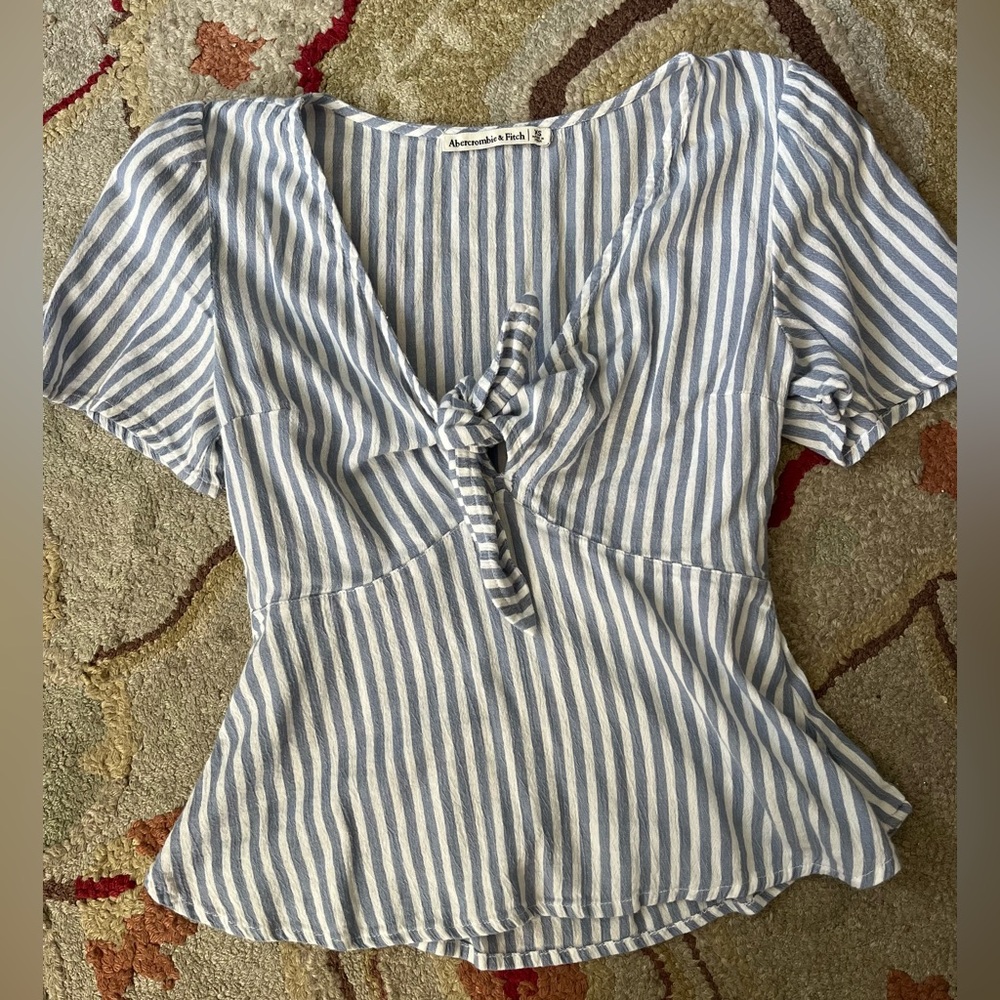 Abercrombie & Fitch Cute Striped Front Tie Top